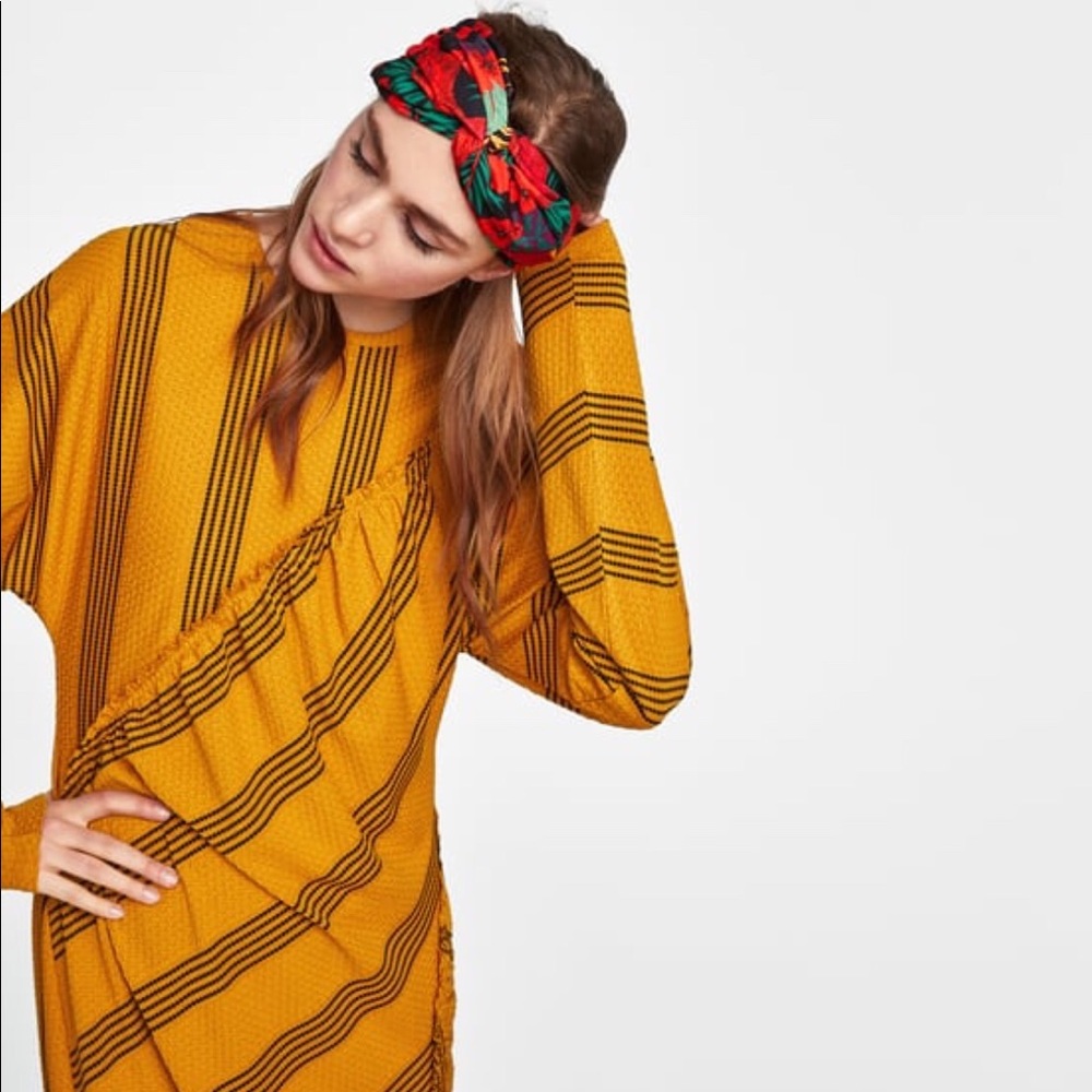 SOLD!!!!! Tropical Head Wrap- NWOT